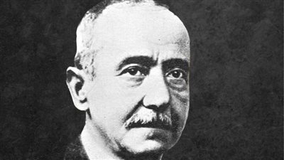 أحمد شوقي.. ضرب الرقم القياسي في نتاجه الشعري.. وهذا موقف شيخ الأزهر من قصائده الدينية