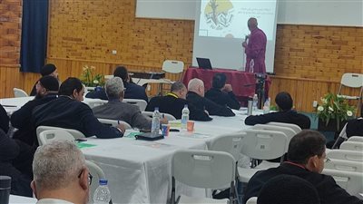 رئيس الأسقفية:احذروا ثقاقة الاستهلاك ومحبة الله لا تعوض