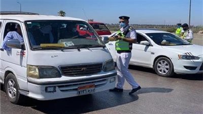 تحرير 2000 مخالفة عدم تركيب الملصق الإلكترونى والتحفظ على 49 سيارة ودراجة نارية