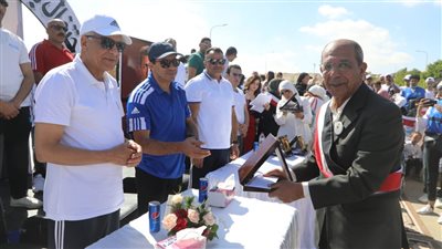 بمشاركة وزير الرياضة.. الجيزة تنظم أطول مسيرة شبابية بعلم مصر| صور