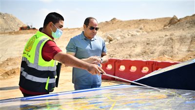 شاهد.. لحظة تفقد السيسي أعمال تطوير عدد من الطرق والمحاور بالقاهرة اليوم 