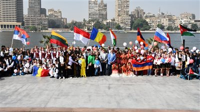 وزير الشباب يشهد 