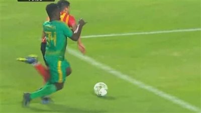 الحكم قام بالواجب.. الجمهور ينتقد عبور الترجي إلى دور المجموعات بضربة جزاء مثيرة للجدل