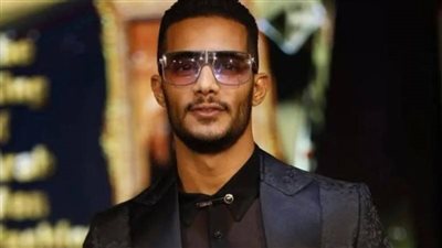 محمد رمضان يحتفل بعيد ميلاد شقيقه محمود | فيديو 