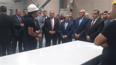 التفاصيل الكاملة لافتتاح أول شركة في الشرق الأوسط لإنتاج اللوحات المرورية المؤمنة|فيديو 