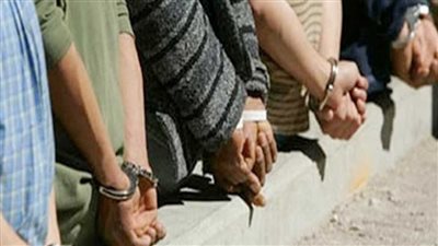 القبض على 4 مسجلين خطر بحوزتهم 71 لفافة هيروين ببدر