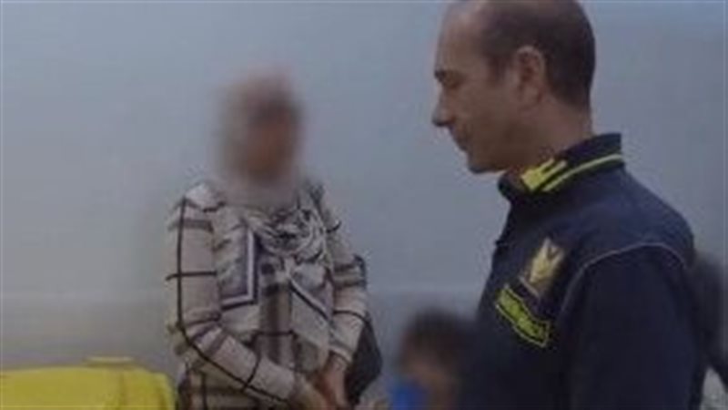 القبض على أسرة مصرية