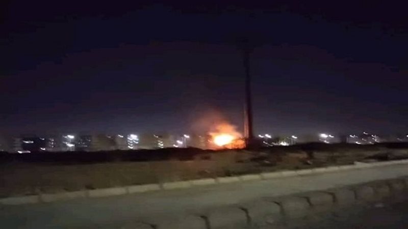 إخماد حريق في برج