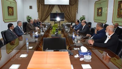 رئيس جامعة حلوان يلتقي نائب رئيس الهيئة القومية للإنتاج الحربى لبحث سبل التعاون المشترك