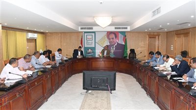 محافظ الفيوم يراجع الأراضي المخصصة للخدمات العامة بحياة كريمة