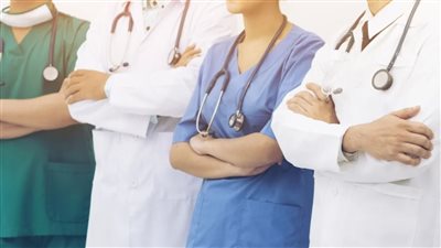 تفسير رؤية الدكتور في المنام وعلاقته بالغش والخداع والشفاء من الأمراض 