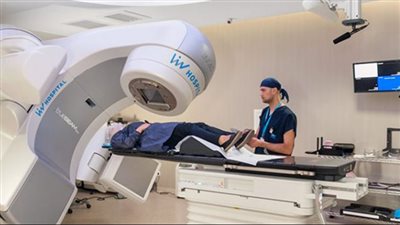 عضو لجنة الأورام يعلن عن اكتشاف علاج نهائي لأمراض السرطان دون جراحة | فيديو