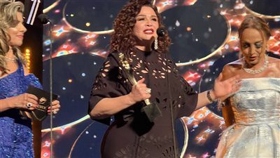 تكريم إلهام شاهين وسيرين عبد النور في حفل توزيع جوائز 