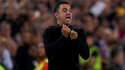 تشافي يتحدث عن مواجهة برشلونة وأتلتيكو مدريد: معقدة ومحفزة