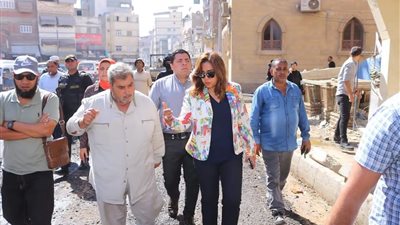 محافظ دمياط تتفقد أعمال التطوير والرصف | صور