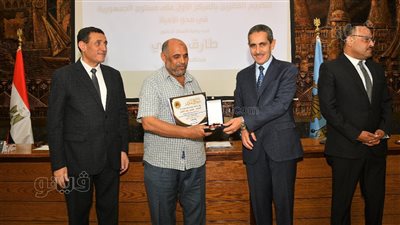 تكريم المساهمين في حصول الغربية على المركز الأول في محو الأمية