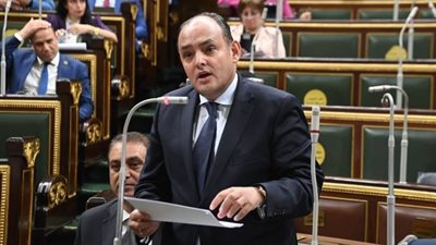 وزير الصناعة في مرمى نيران النواب، اتهامات للحكومة بالفشل في حل مشاكل المصنعين، ومطالب بمواجهة البيروقراطية لتسهيل الإجراءات 