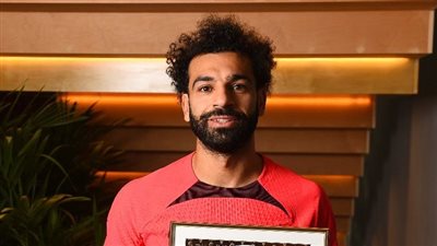 بقيادة صلاح.. ليفربول يحتفل بالمرشحين للكرة الذهبية| صور