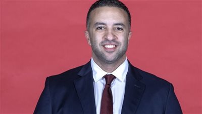 عضو مجلس إدارة الأهلي ينتقد القنوات المصرية لعدم نقل كأس العالم للأندية 