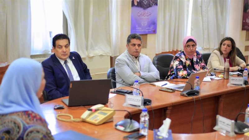 اجتماع نيفين القباج