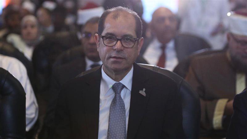 الدكتور يوسف عامر