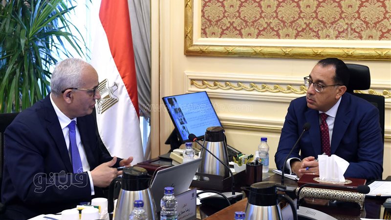 رئيس الوزراء ووزير