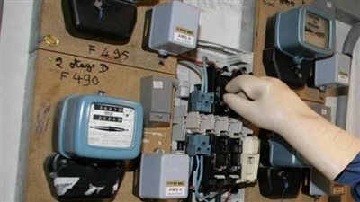 حملات على المقاهى والعقارات.. الشرطة تحرر 9 آلاف محضر سرقة كهرباء