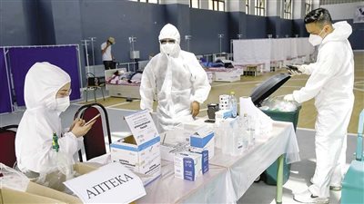 اللعب بالنار.. علماء أمريكيون يطورون سلالة فتاكة من كورونا تقتل بنسبة 80%