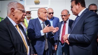 وزير الصحة يبحث مع 