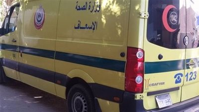 بالأسماء.. إصابة 7 أشخاص إثر اصطدام سيارة إسعاف بـ توك توك