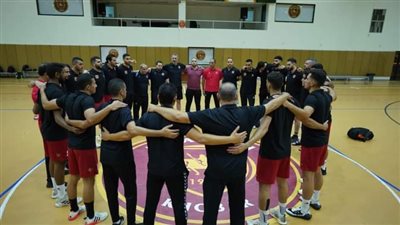 الشوط الأول.. بنفيكا يتقدم على الأهلى 13-12 بمونديال اليد