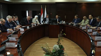 وزير النقل يبحث مع السفير البلجيكي بالقاهرة فرص الاستثمار بالقطاع