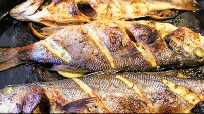 طريقة عمل السمك القاروص المشوي فى الفرن|فيديو