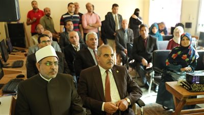 رئيس جامعة الأزهر يتفقد مركز بيانات قواعد الرسائل العلمية بكلية الدراسات العليا
