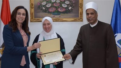 نائبة محافظ البحيرة تكرم واعظة لدورها في مبادرة 