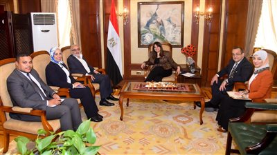 وزيرة الهجرة تبحث إنشاء مشروع استثماري طبي وتعليمي في مصر