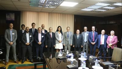 وزير الكهرباء يبحث فرص الاستثمار في الطاقة والهيدروجين الأخضر 