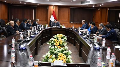 وزير الرياضة يجتمع مع مجالس أمناء فروع نادي النادي بأكتوبر والعاصمة الإدارية