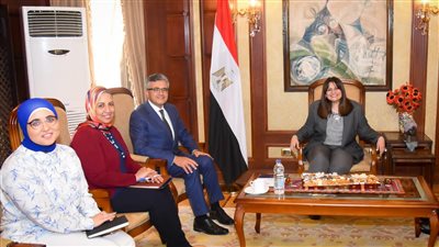 وزيرة الهجرة تبحث تعزيز التعاون مع قنصل مصر بكندا