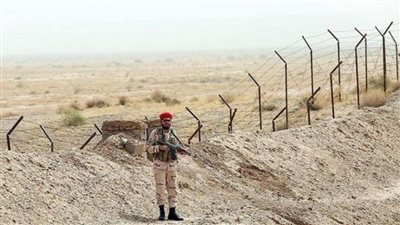 إيران تدرس إغلاق حدودها البرية مع دول الجوار