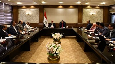 وزير الشباب يبحث مع وكلاء الوزراء ملف تطوير المنشآت بشمال سيناء 
