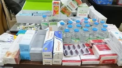 ضبط مركز طبي بدون ترخيص يديره منتحل صفة طبيب بالفيوم | صور