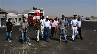 محافظ جنوب سيناء يتفقد بوابة الدخول الرئيسية ومحور نقل الحركة المرورية