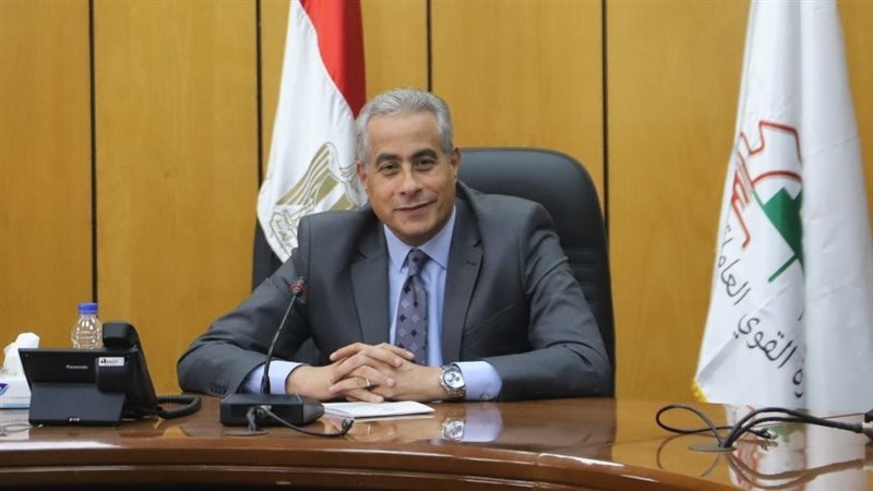 حسن شحاتة وزير القوى