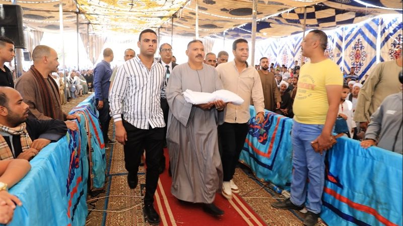 الكفن ينهى خصومة