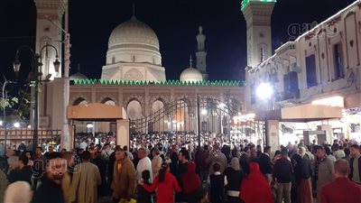 مريدو السيد البدوي ومحبوه يحتفلون على طريقتهم الخاصة رغم إلغاء المولد | فيديو وصور