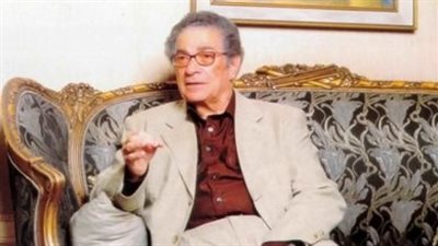 حافظ للقرآن وبردة البوصيري وواعظ جماعة الإخوان.. الوجه الآخر للكاتب أنيس منصور 