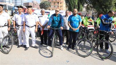 السكرتير المساعد بسوهاج يشارك في ماراثون دراجات | صور 