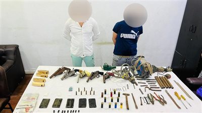 ضبط ورشة لتصنيع الأسلحة النارية وكمية من المخدرات بحوزة شقيقين 