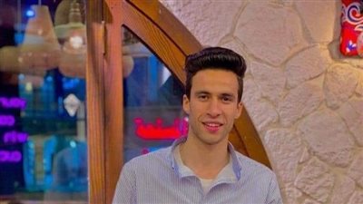 عاش 19 عاما دون عائلة وتوفي بالسرطان.. جنازة مهيبة لشاب في بني سويف